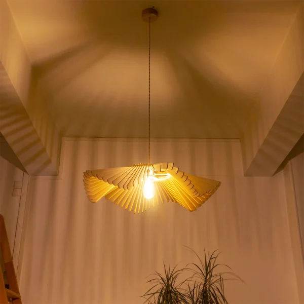 Suspension design bois florale Rose x Atelier Loupiote – vue 2