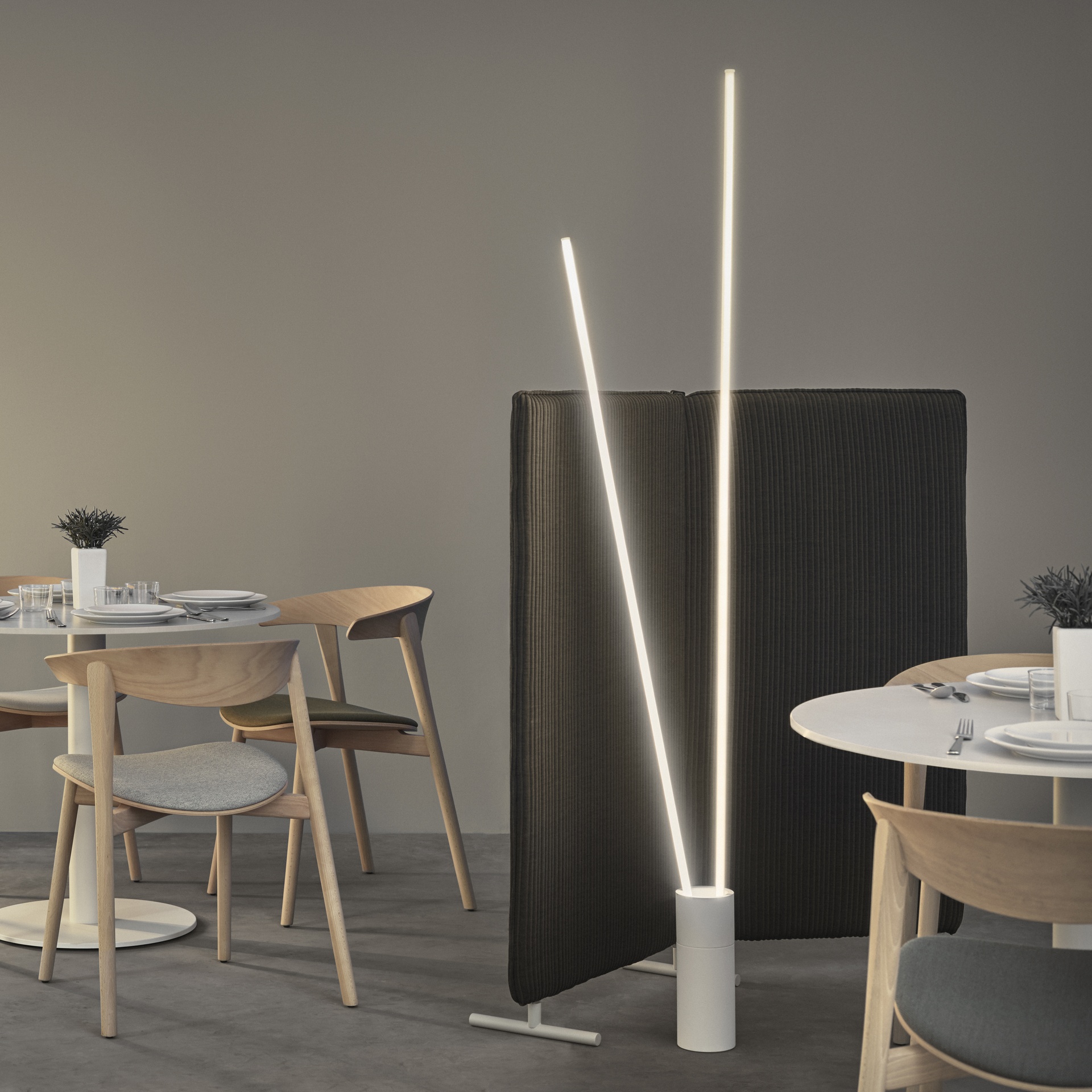 lampadaire variateur vertical 44w ambiance