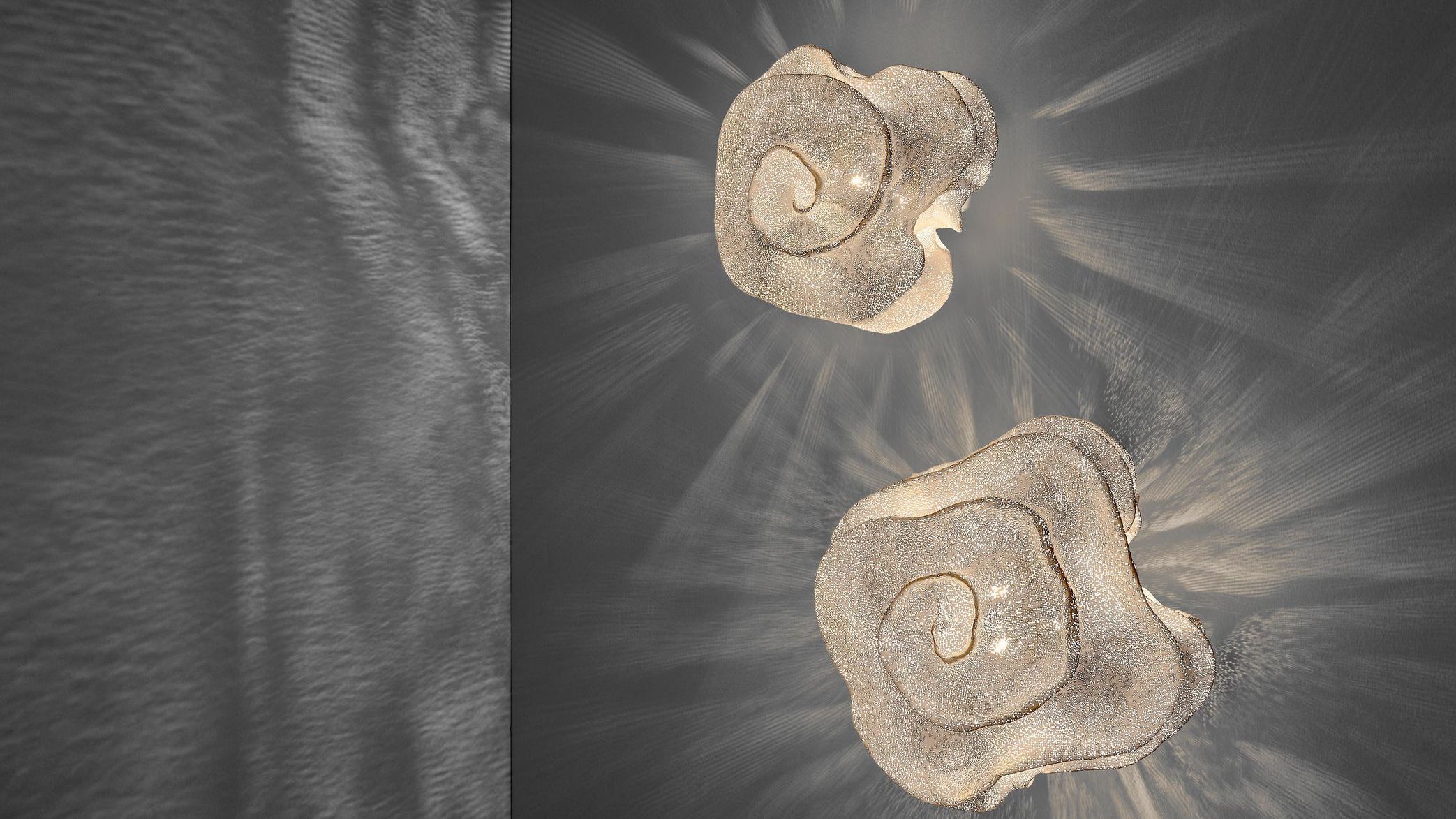 Applique murale Nevo par A-emotional Light Applique murale Nevo par Arturo Alvarez x A-emotional Light, treillis d'acier inoxydable sculptural