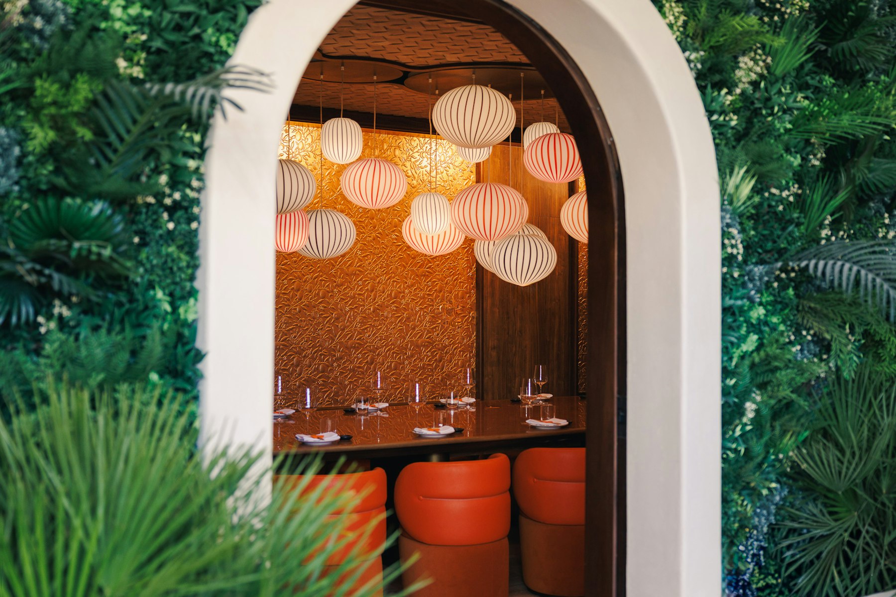 Quelles Marques de Luminaires Haut de Gamme Choisir ? Luminaire haut de gamme Established and Sons, collection Filigrana en situation