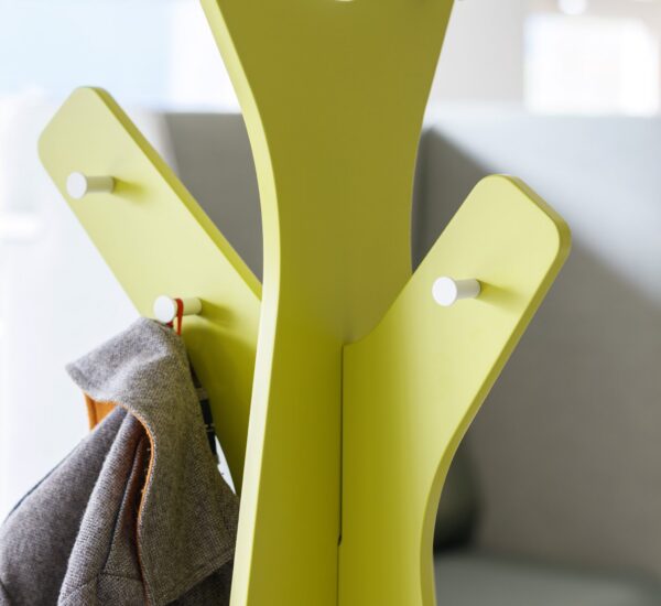 porte manteau arbre bois Tree Cascando détail crochet vert olive