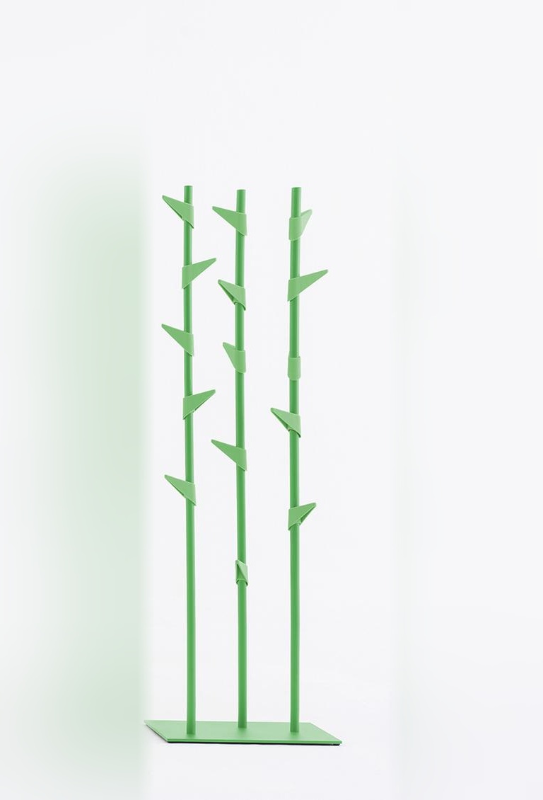 Porte manteau moderne Bamboo Steel 3 vert Cascando
