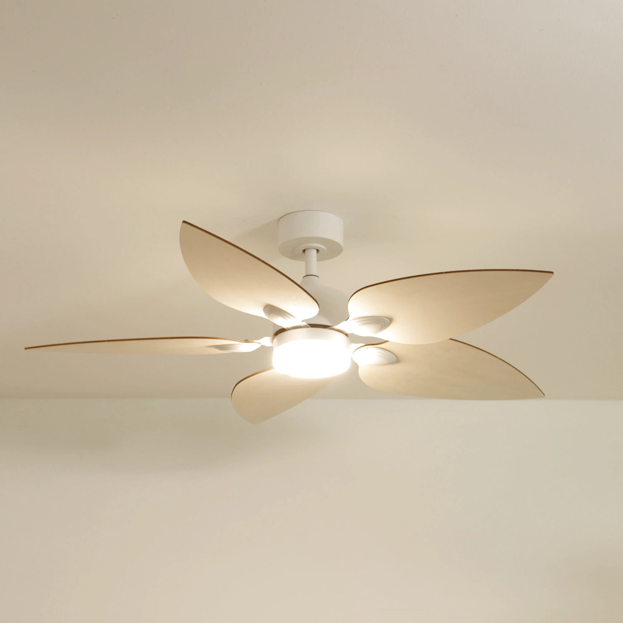 Ventilateur plafond virevole bois eclairage LED 131cm 1