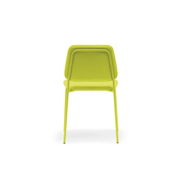 Chaise — vue d'angle, structure métal en deux traits