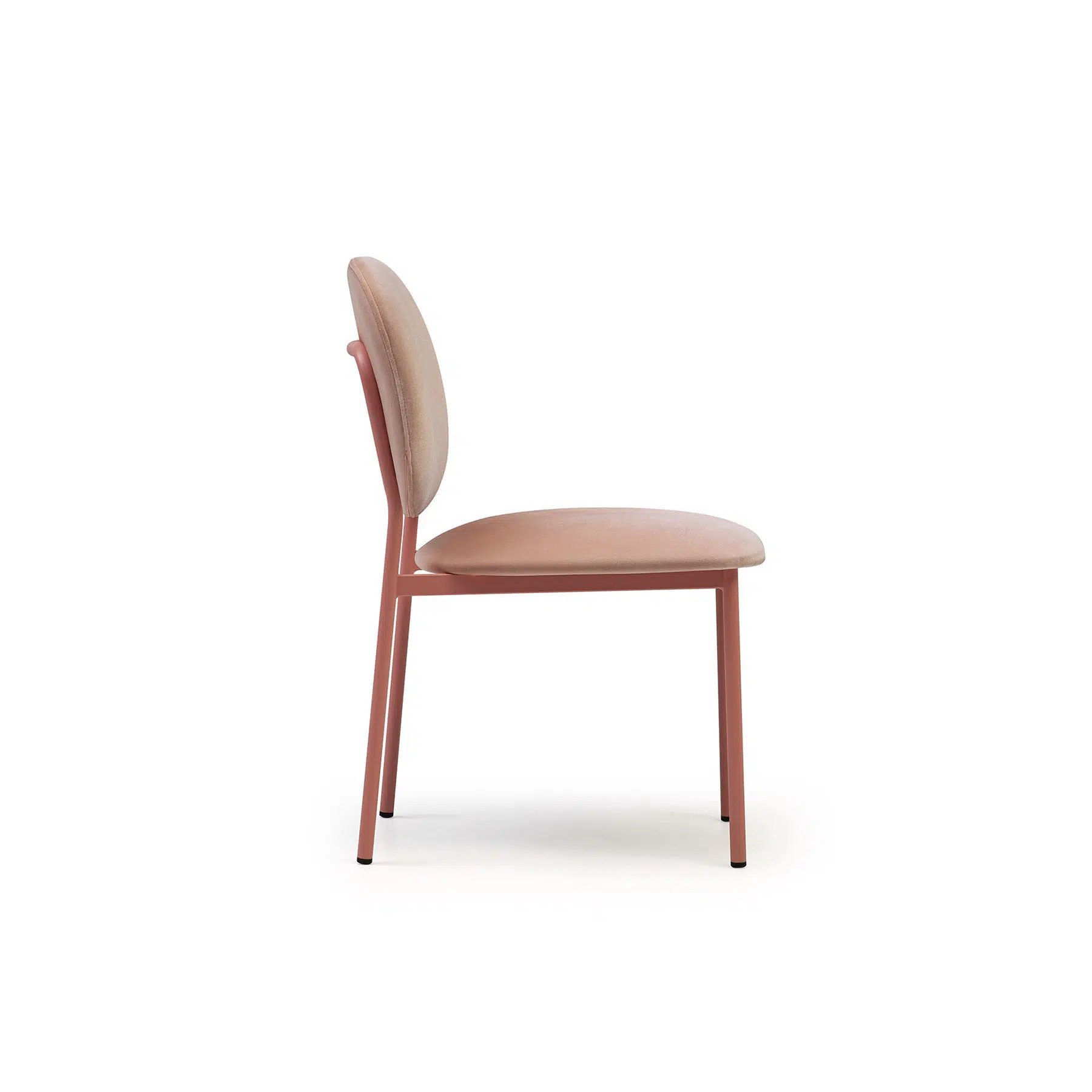 Chaise Norbert — vue d'angle, piètement métal sans accoudoirs