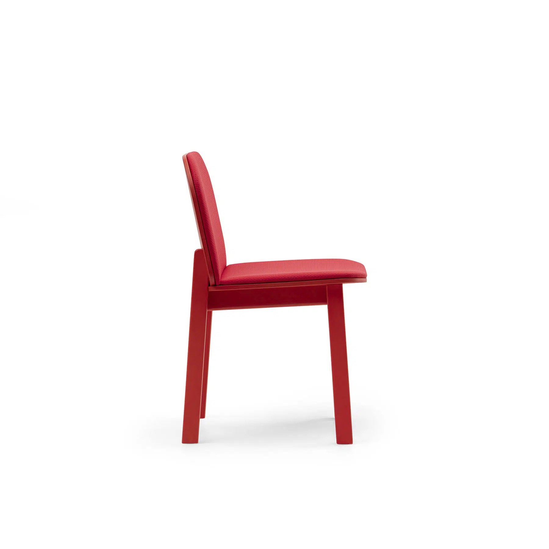 Chaise Paul — vue d'angle, artisanat du bois nordique
