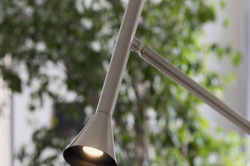 Lampadaire Spot Orientable : Comment Bien Choisir ? lampadaire spot orientable Ideal Lux Diesis en situation