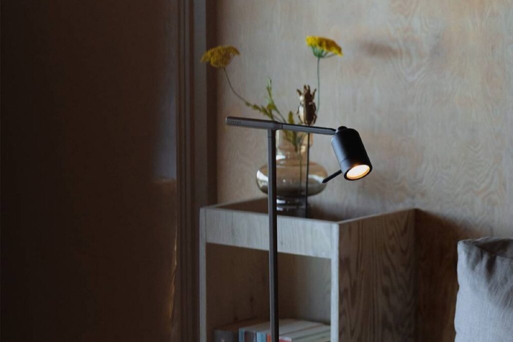 lampadaire spot orientable Tonone ONE+