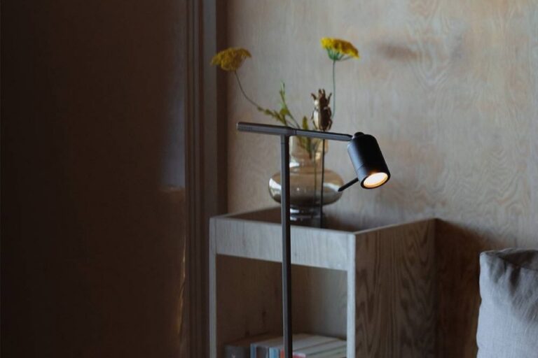 lampadaire spot orientable Tonone ONE+