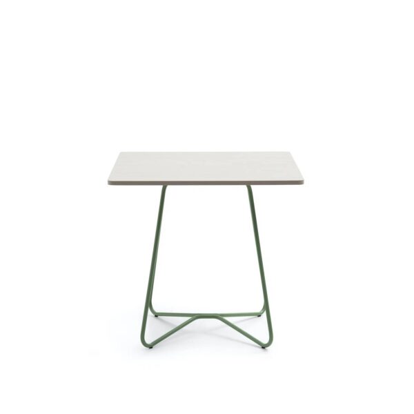 Table carrée design restaurant
