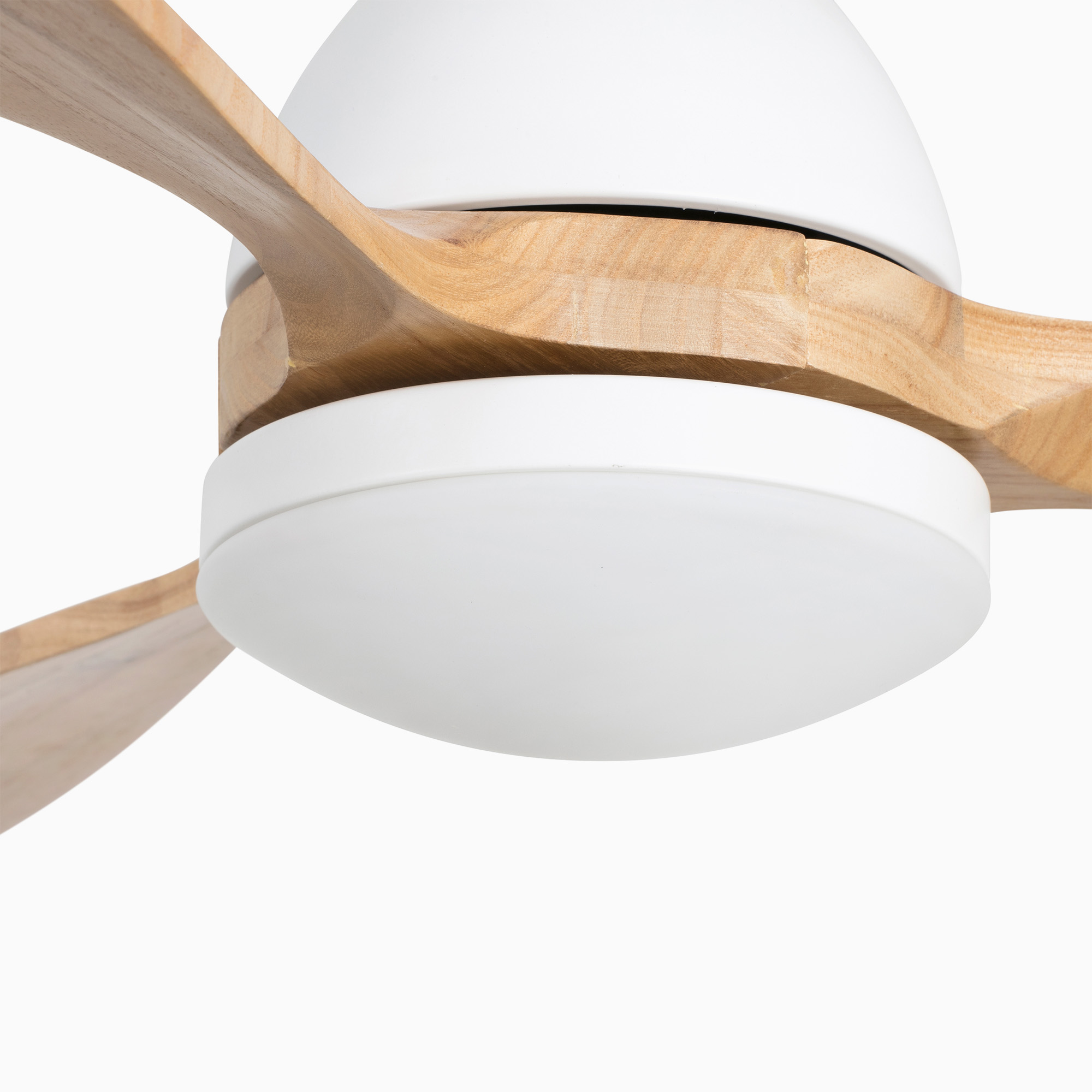 Ventilateur de Plafond POROS Avec Lumière par Faro ventilateur plafond moderne