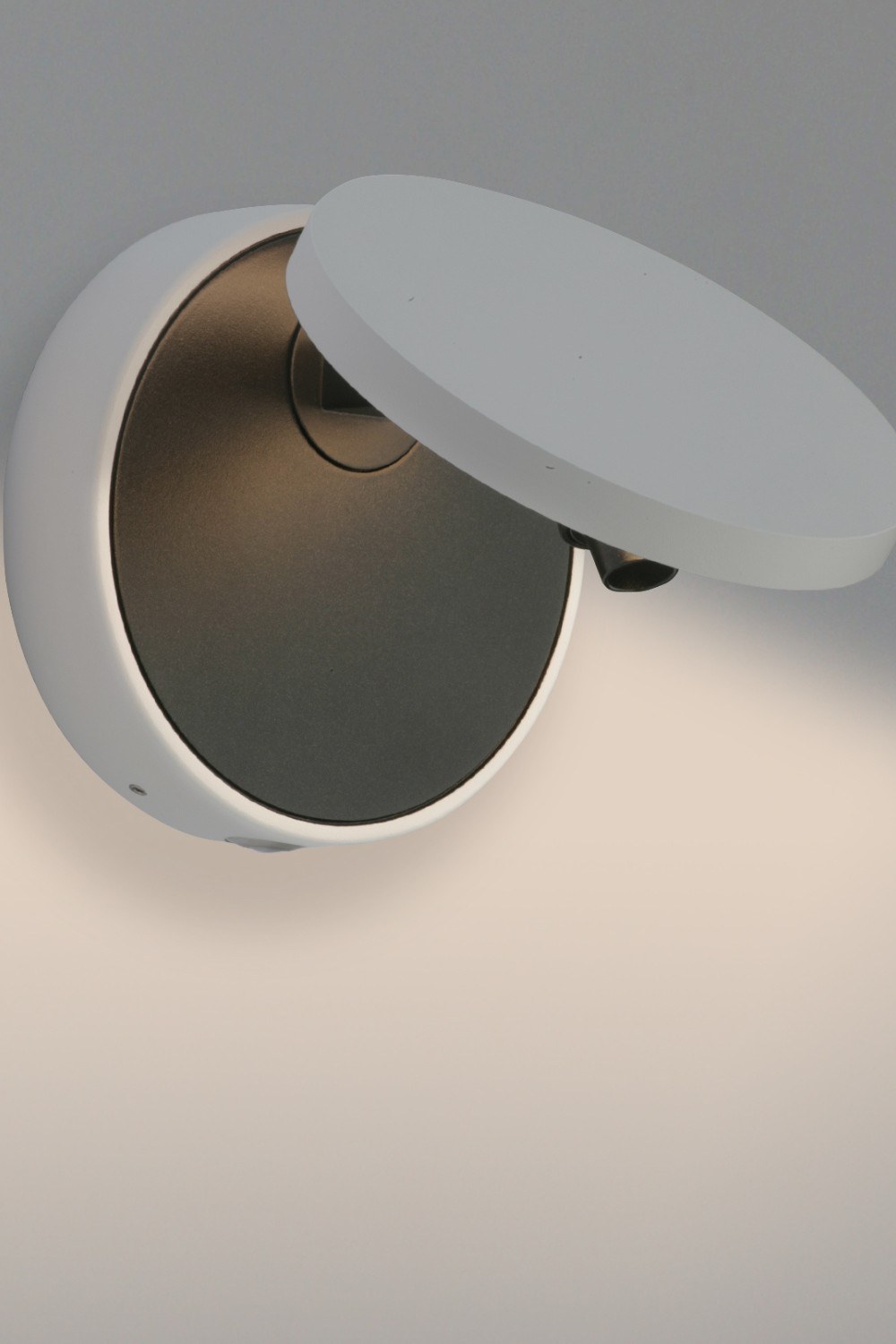 Applique Dot Wall W120 LED en aluminium par Antidark applique Dot Wall W120 Antidark, disque ouvert et liseuse LED