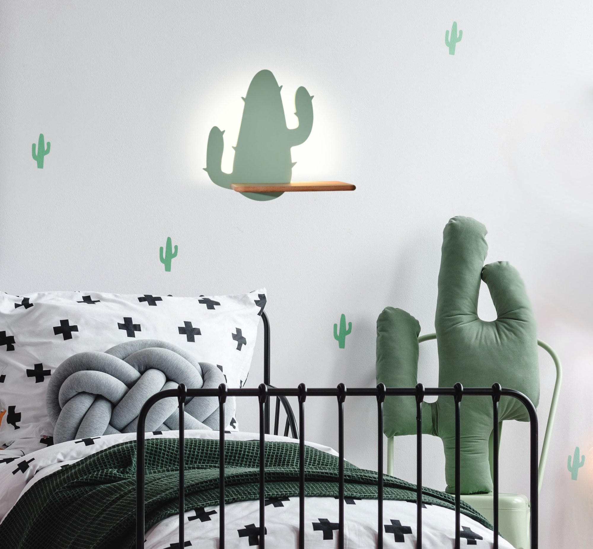 Applique murale cactus enfant en bois avec tablette, LED applique murale cactus enfant cactus vert pastel dans une chambre enfant