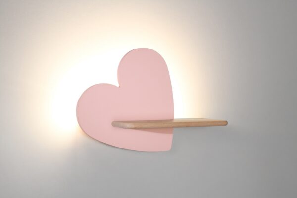 applique murale cœur enfant rose éclairé avec tablette en hêtre
