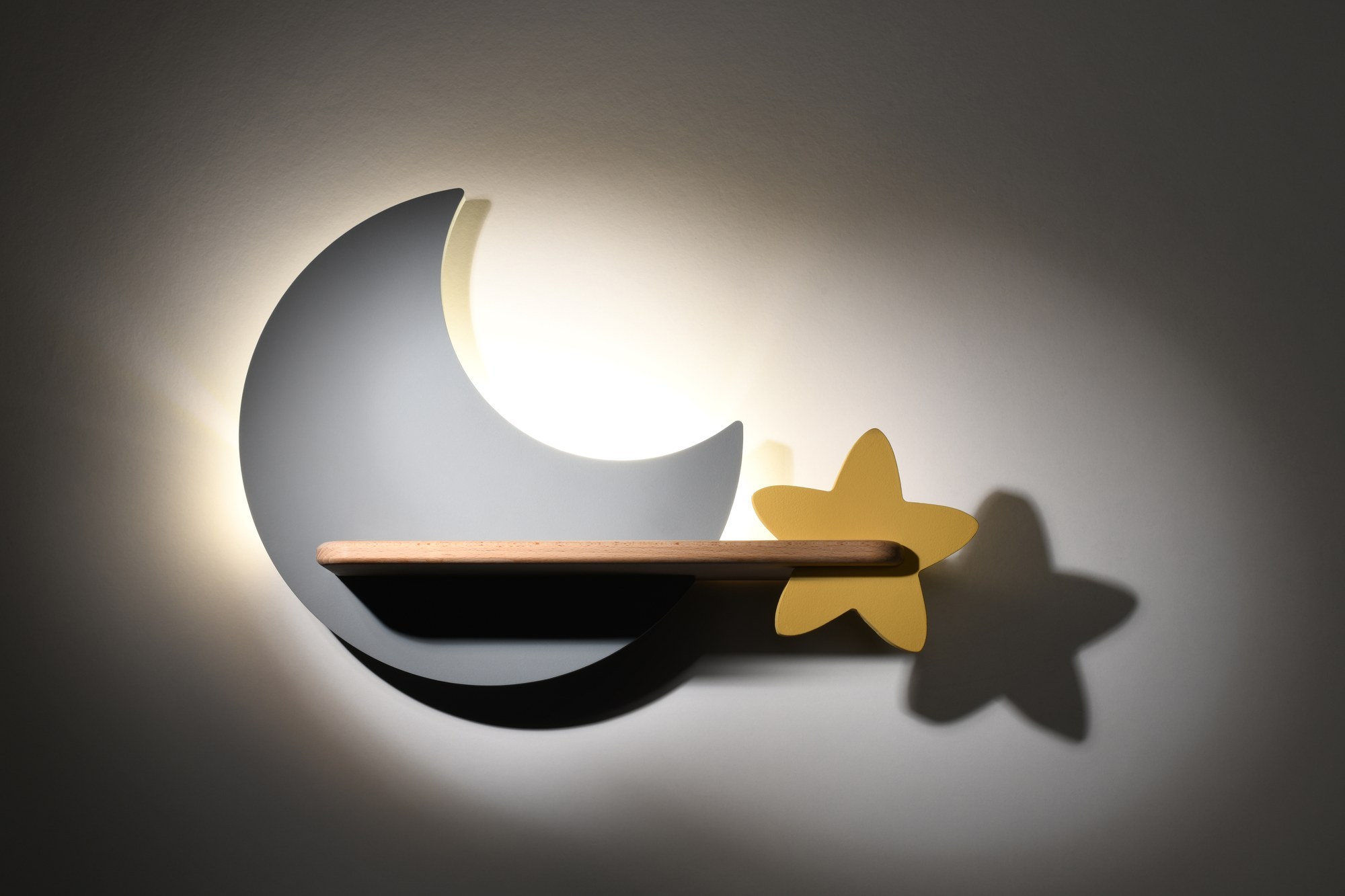 Applique murale lune et étoile en bois pour chambre d'enfant, LED applique murale lune enfant grise et étoile jaune en ambiance sombre
