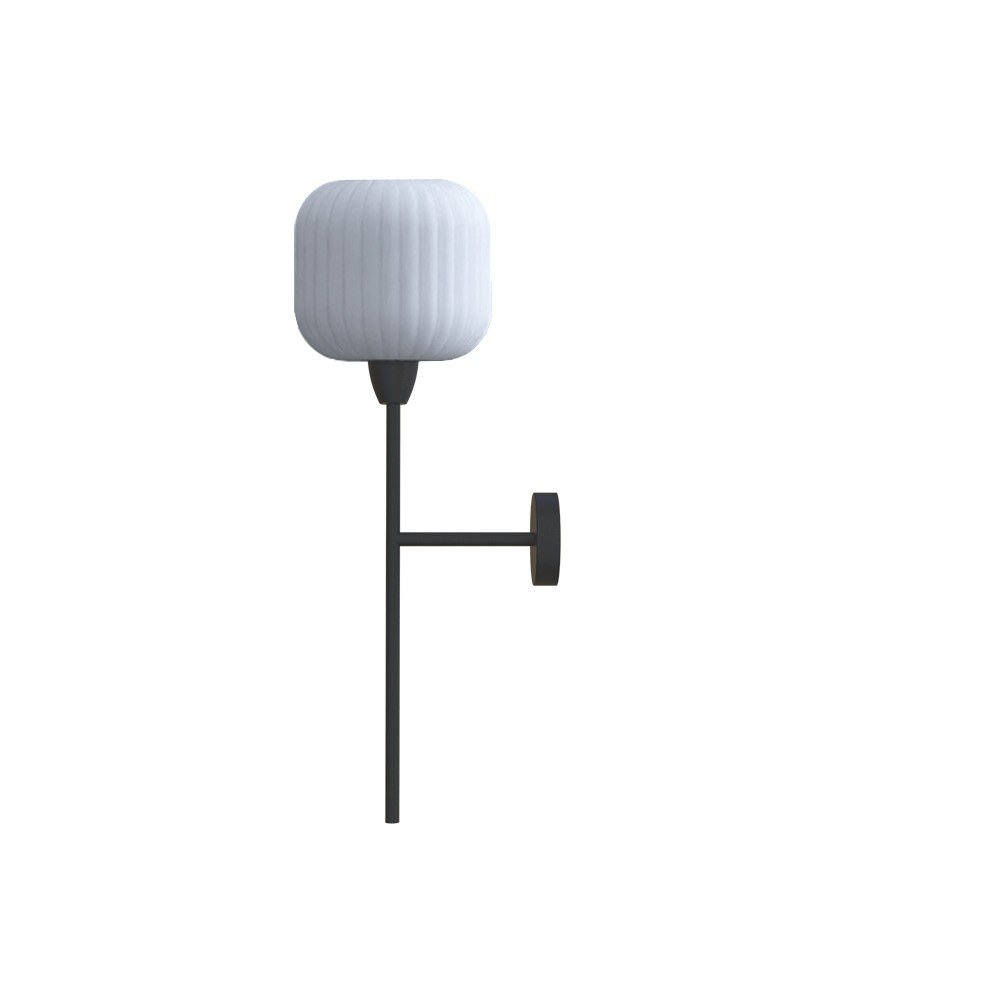 applique murale Whiteberry forme Orb, globe rond en verre opale cannelé sur tige noire, fond blanc