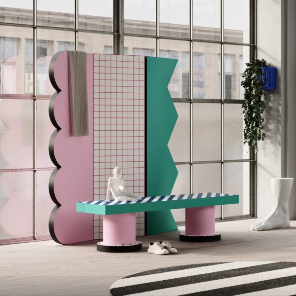 Comment Adopter la Tendance Déco Pop : L'Univers de la Marque Seletti banc design salon, banc dans une entrée lumineuse