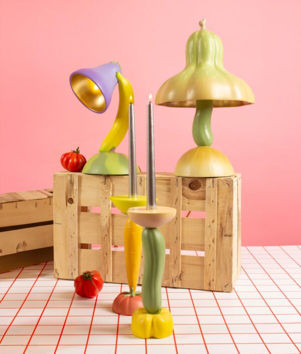 Comment Adopter la Tendance Déco Pop : L'Univers de la Marque Seletti bougeoir courgette design, bougeoir courgette parmi les lampes de la collection Vitamin
