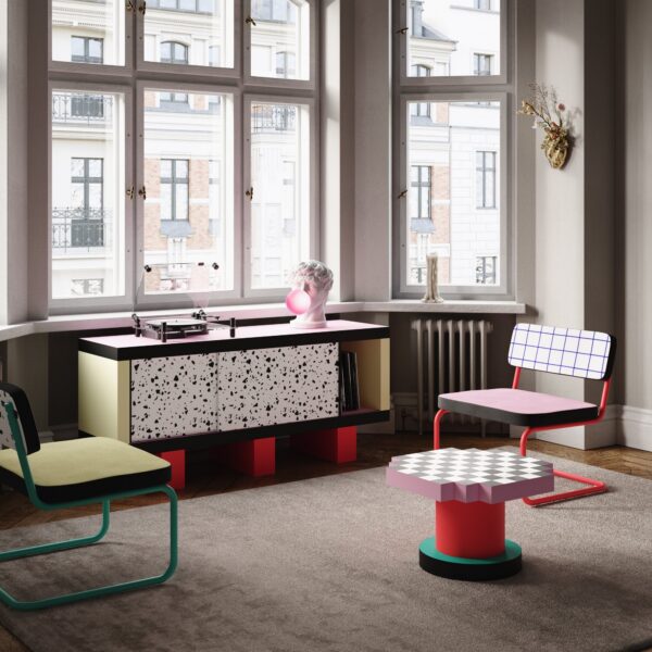 Comment Adopter la Tendance Déco Pop : L'Univers de la Marque Seletti buffet bas vintage design, buffet bas dans un salon aux grandes fenêtres
