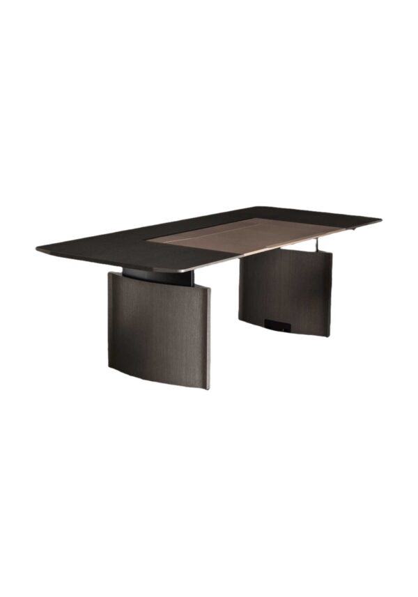 bureau de direction Eleva e Bralco en chêne gris avec sous-main en cuir, fond blanc