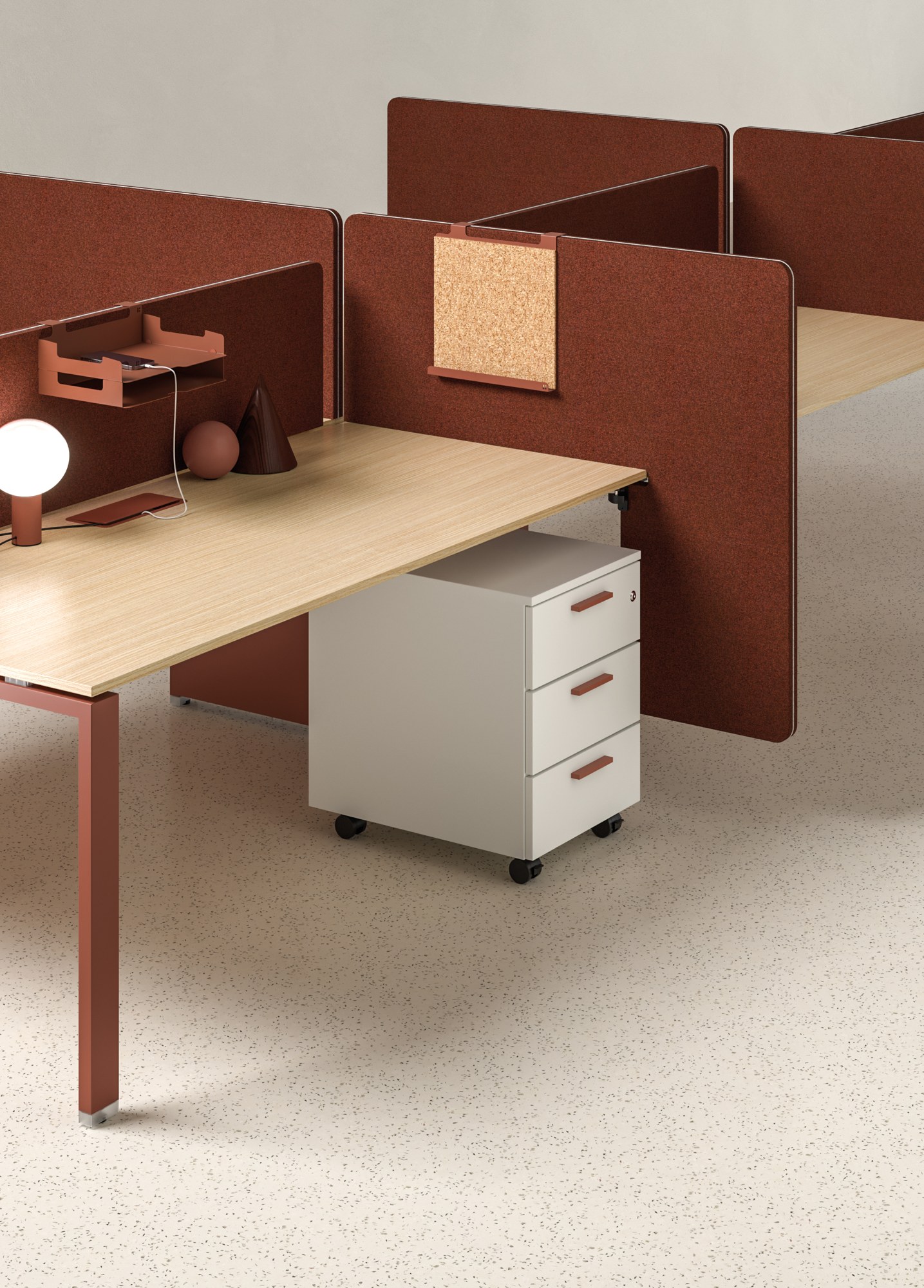 Bureau opérationnel Glider par Bralco, pieds droits, 140 à 200 cm bureaux opérationnels Glider Bralco en bench, plateau chêne clair, pieds terracotta et écrans acoustiques