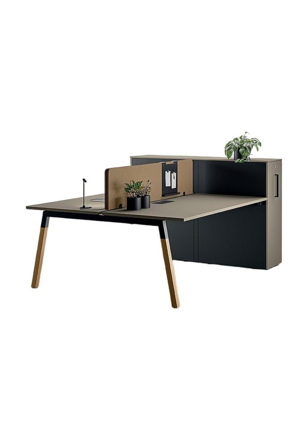 bureau Polare Bralco en poste bench avec pieds en chêne et acier noir, fond blanc