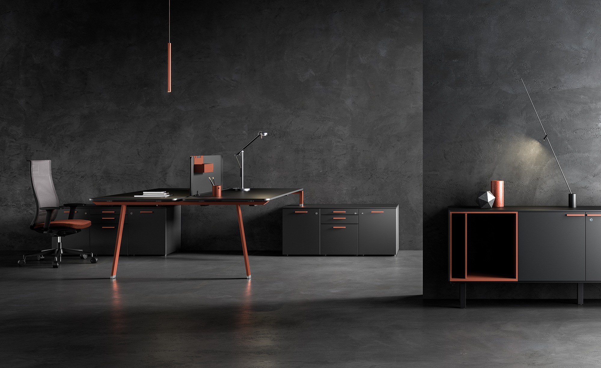 Bureau Take-Off par Bralco, pieds en A, version Evo, 140 à 200 cm bureau Take-Off Evo Bralco noir et cuivre rose dans une salle sombre avec meubles de service