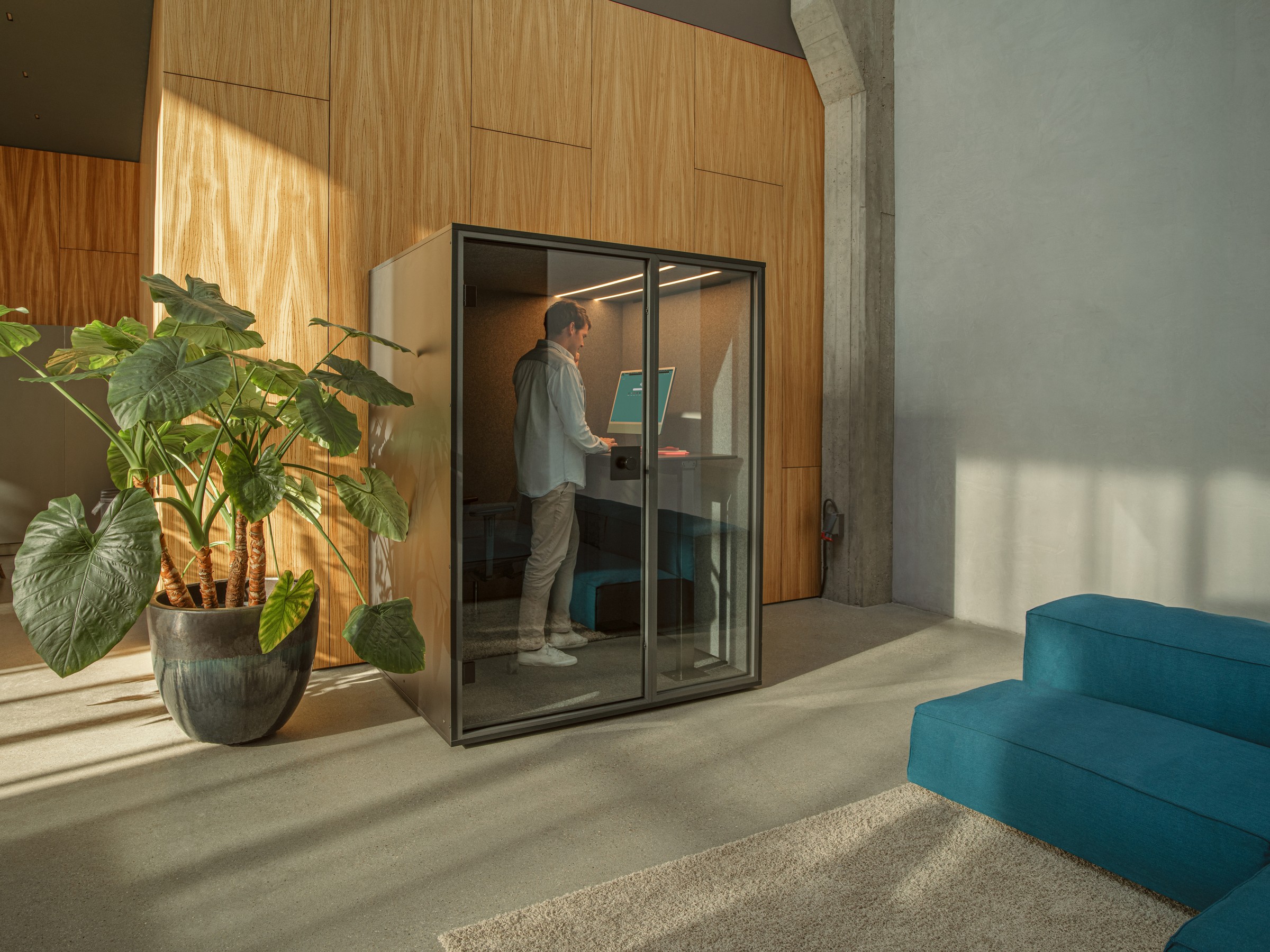 Cabine acoustique WORK par Berlin Acoustics, mini-bureau 1 personne Cabine acoustique avec bureau WORK Berlin Acoustics, table réglable en position debout