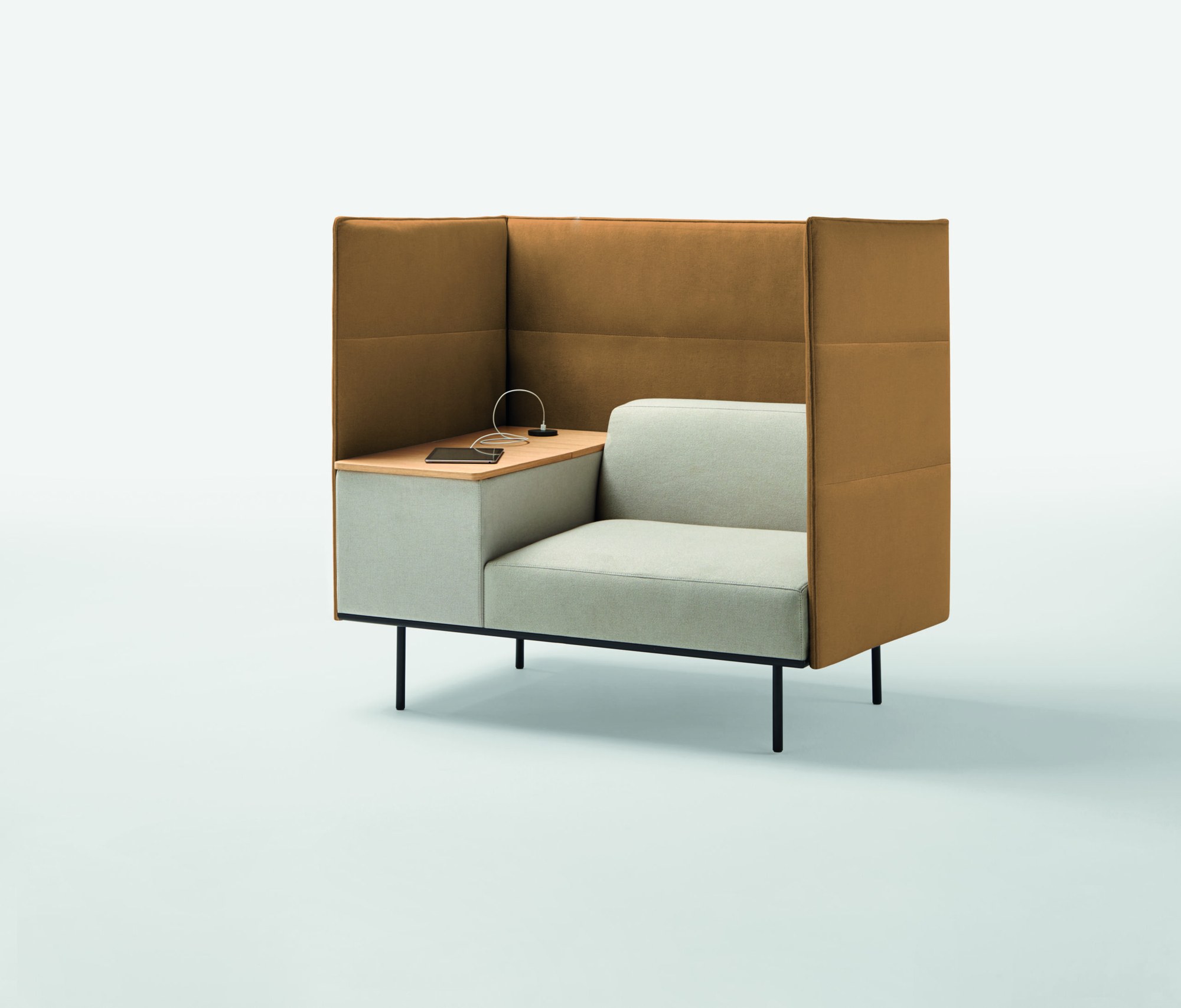 Canapé modulable lounge Escalas par Inclass, assises et plateaux canapé modulable lounge Inclass Escalas, module avec paravent d intimité et plateau en chêne