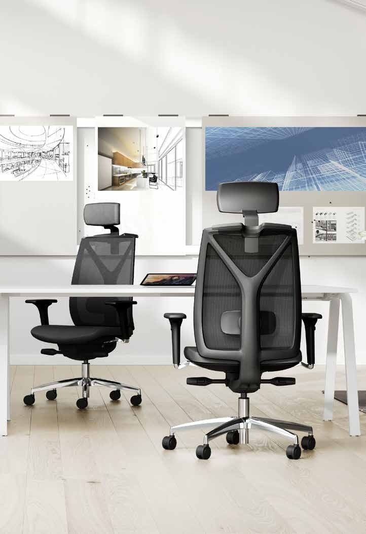 Chaise de bureau confortable à dossier résille et têtière autour du bureau blanc