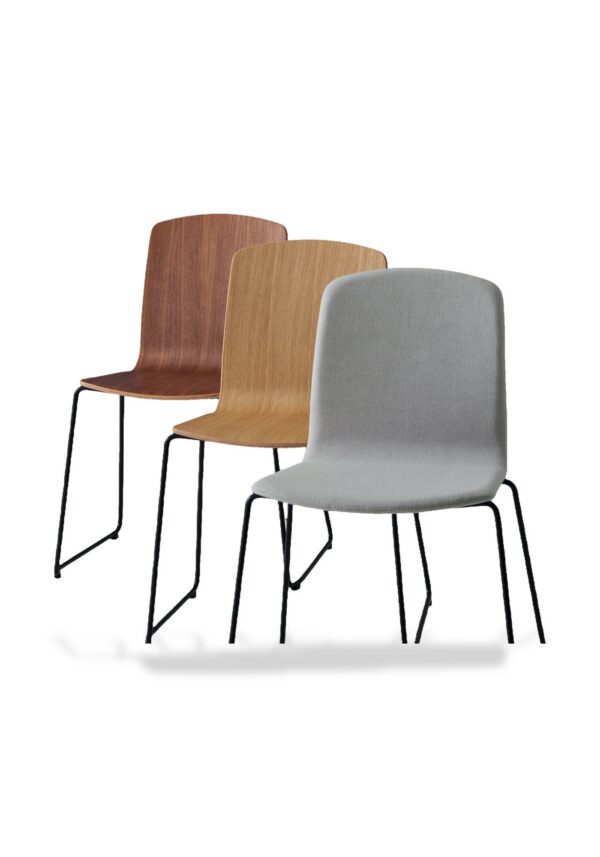 chaise restaurant bois Inclass Ann en noyer, chêne et tissu gris, fond blanc