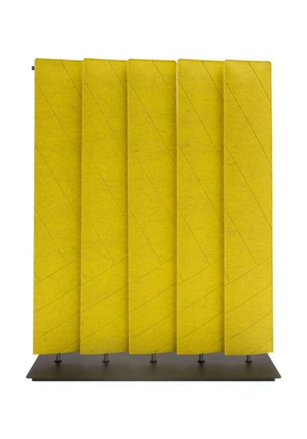 cloison acoustique BuzziBlinds BuzziSpace, cinq lames en feutre jaune sur socle noir, fond blanc