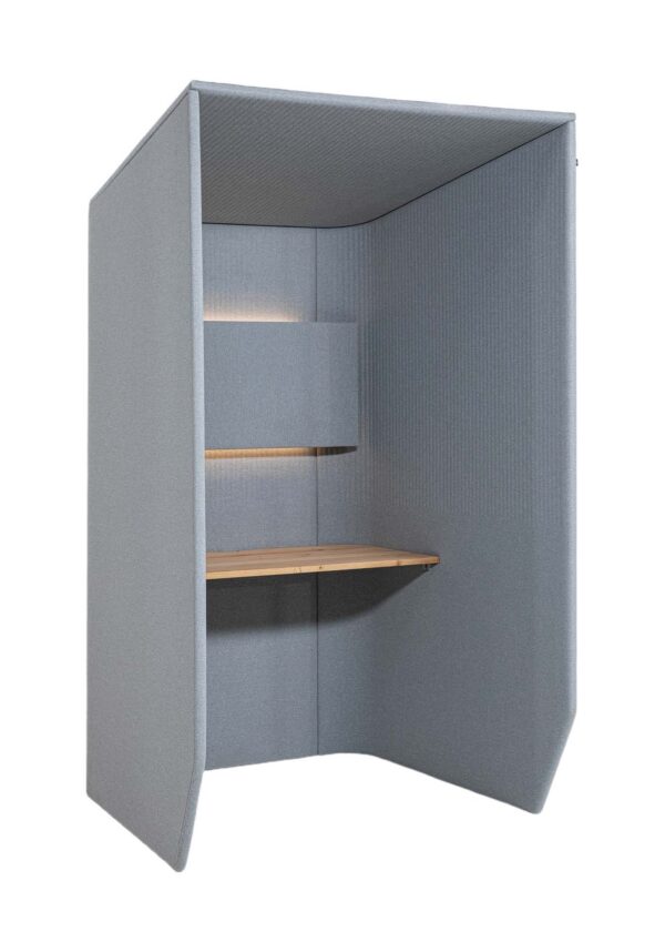 cocon acoustique BuzziBooth BuzziSpace, poste de travail capitonné gris avec plan de travail en bois, fond blanc