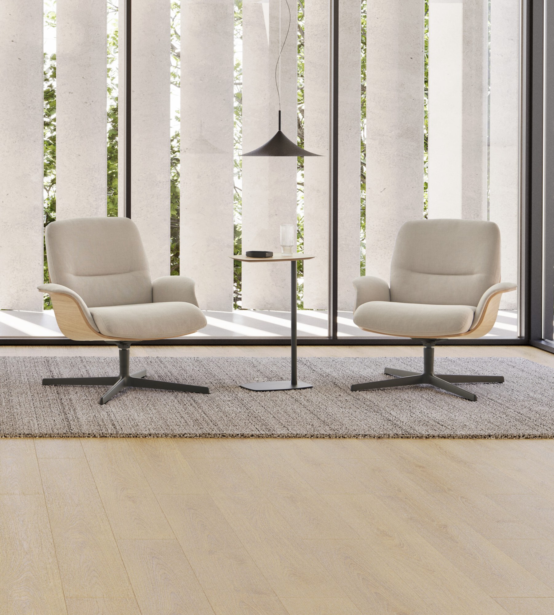 Fauteuil lounge pivotant Rever par Inclass, design Mario Ruiz fauteuil lounge pivotant Inclass Rever, deux fauteuils en tissu beige dans un hall