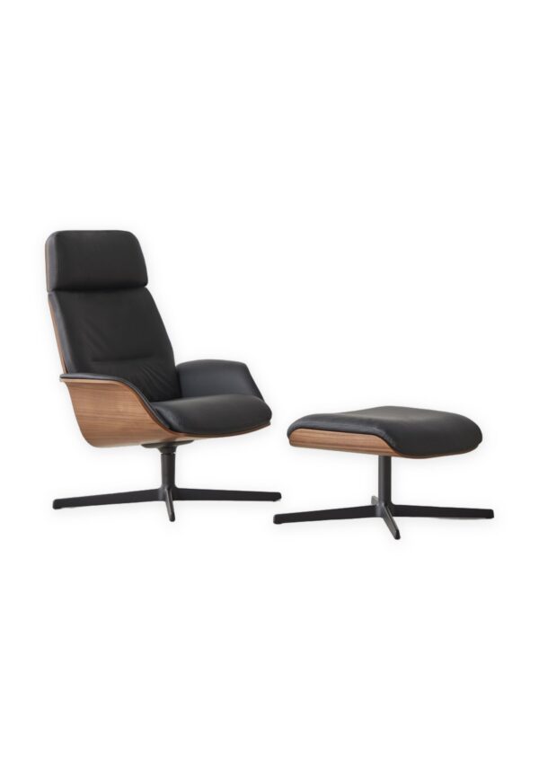 fauteuil lounge pivotant Inclass Rever, fauteuil à dossier haut et ottoman sur fond blanc
