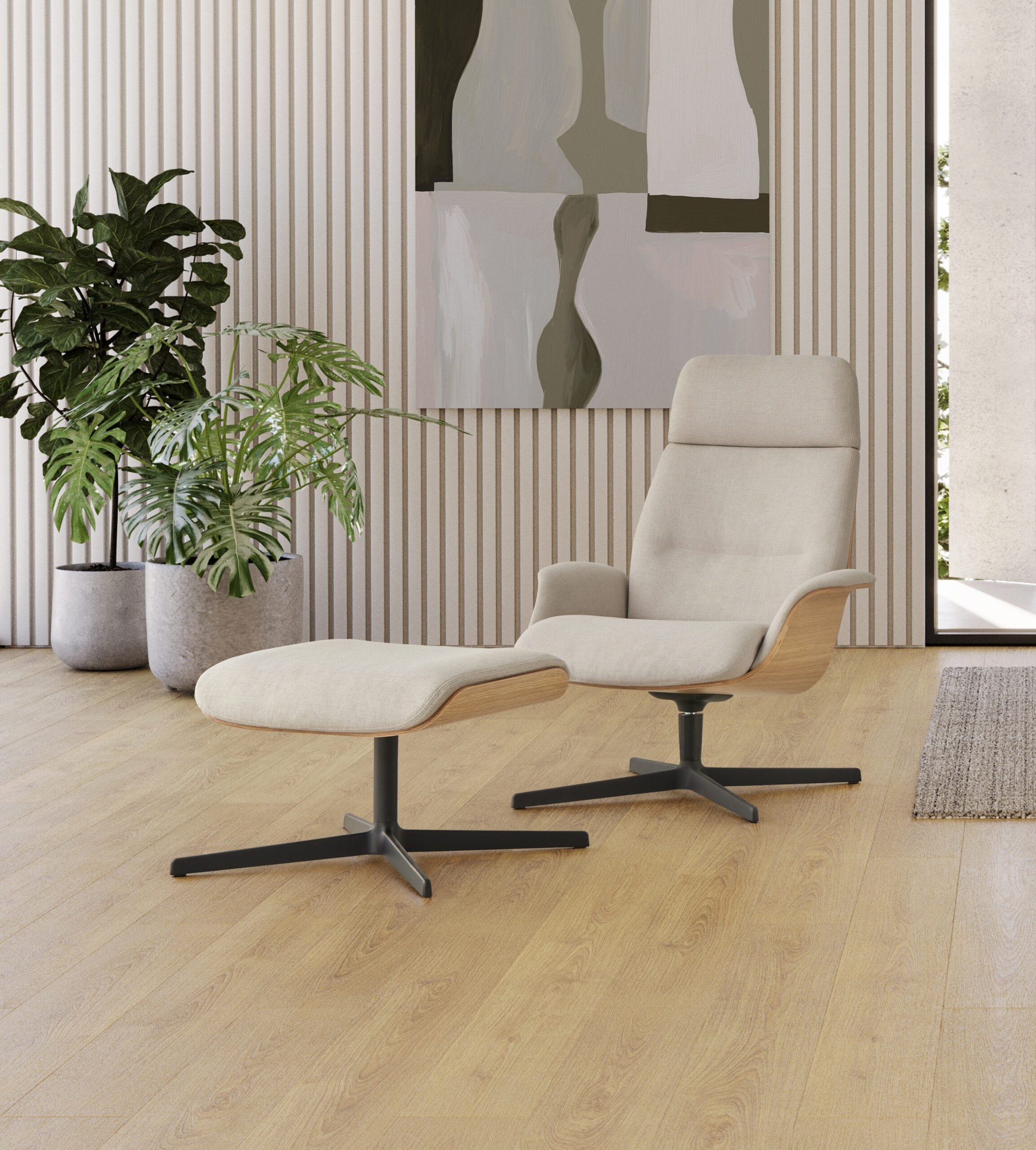 Fauteuil lounge pivotant Rever par Inclass, design Mario Ruiz fauteuil lounge pivotant Inclass Rever, avec ottoman dans un salon clair