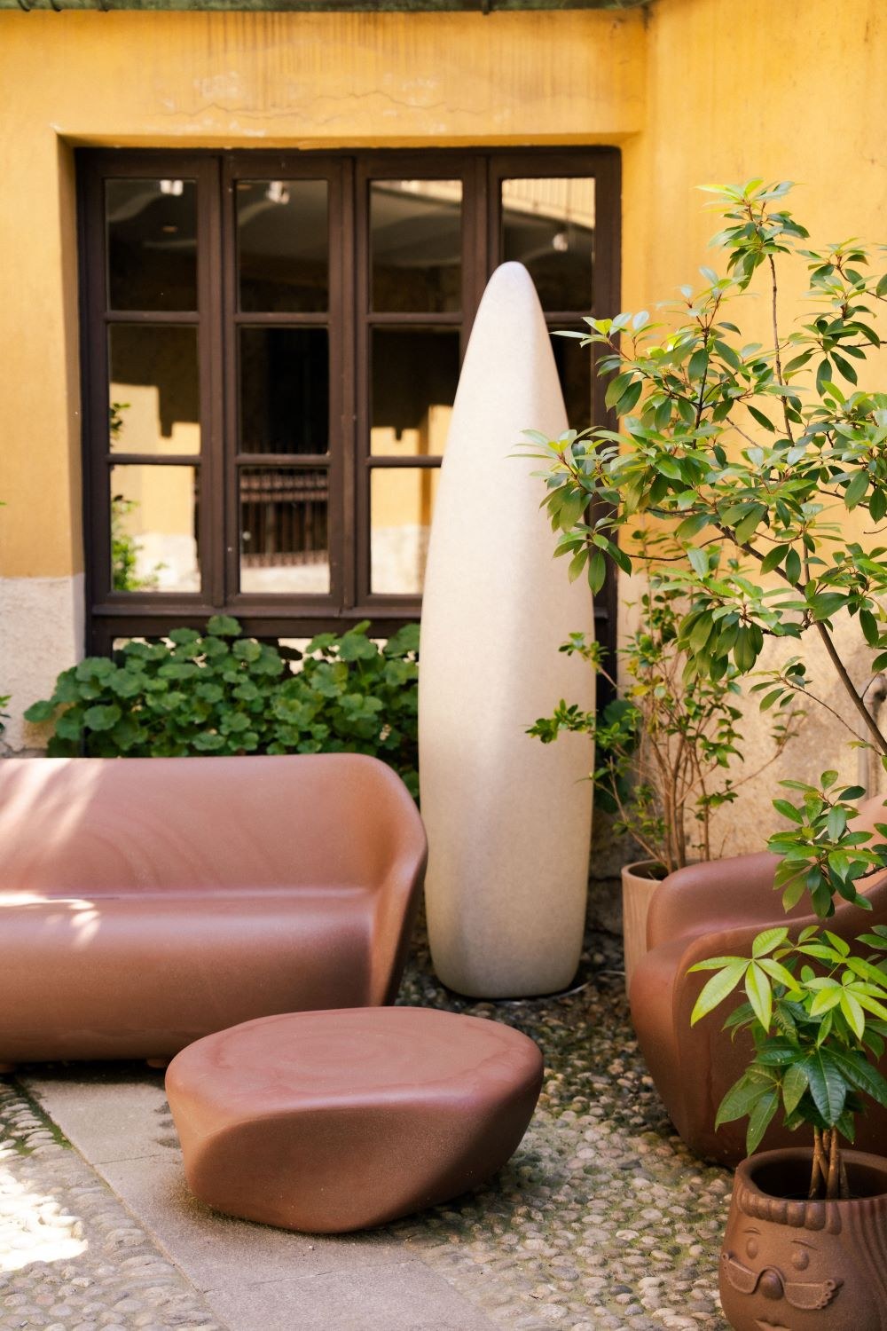 lampadaire Reborn Slide ecoBirdy, cour exterieur