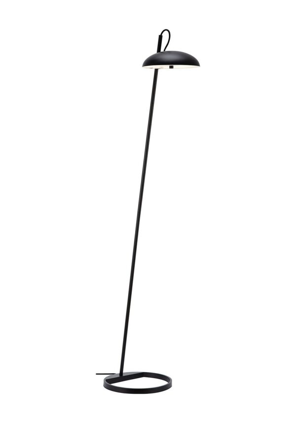 lampadaire Versale noir inclinable sur fond blanc