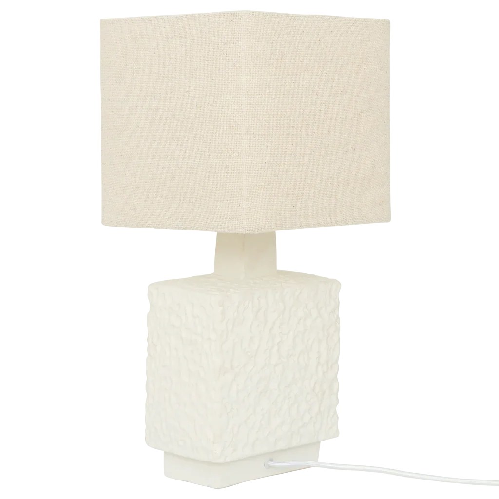 Lampe à poser Meja par Urban Nature Culture, céramique blanche lampe à poser céramique Meja Urban Nature Culture, vue de trois quarts avec son câble blanc