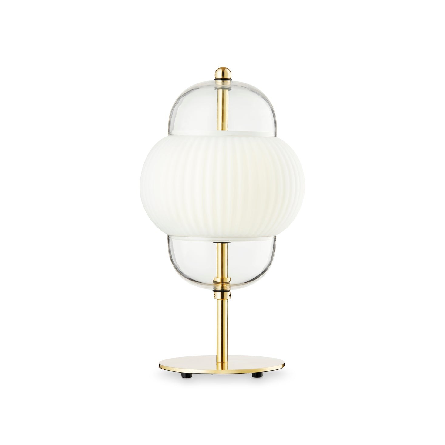 Lampe à poser Shahin en verre soufflé et laiton par Design by Us lampe à poser Shahin Design by Us, allumée sur fond blanc