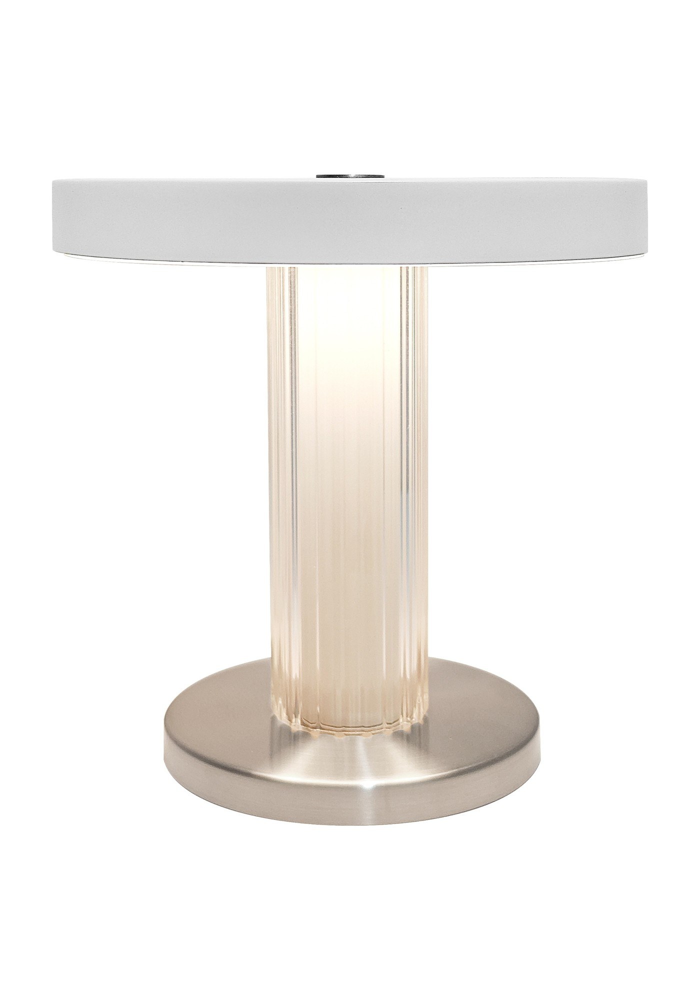 Lampe à poser sans fil Trezzi Portable en verre strié par Design For The People lampe à poser Trezzi Portable blanche en verre strié sur fond blanc