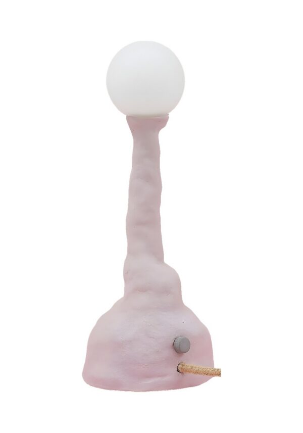 lampe céramique Alien rose mate à globe blanc sur fond blanc