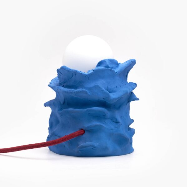 lampe céramique Huba bleu outremer vue arriere avec cable rouge