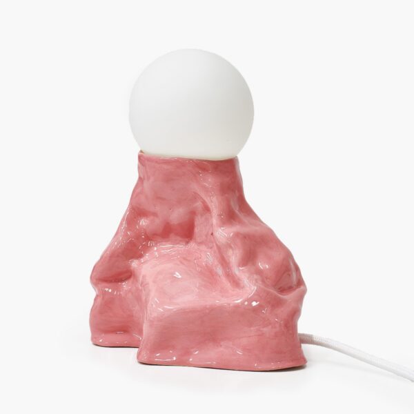 lampe céramique Pink mount rose brillant, vue de trois quarts