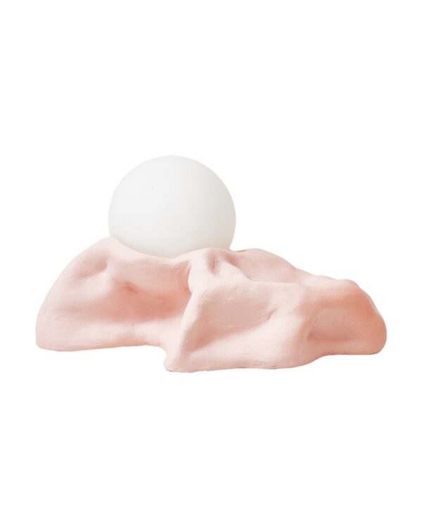 lampe céramique Pink rose pâle mat à globe blanc sur fond blanc