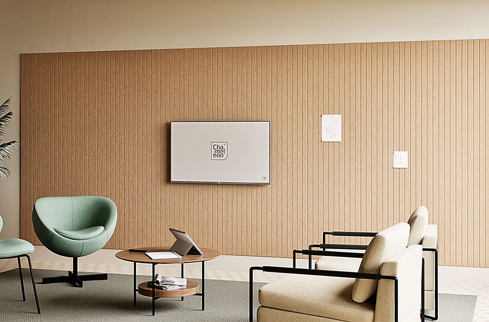 Mur acoustique Sharp Wall Acoustics par Chameleon, feutre PET mur acoustique Sharp Wall Chameleon en feutre beige derrière un salon d attente