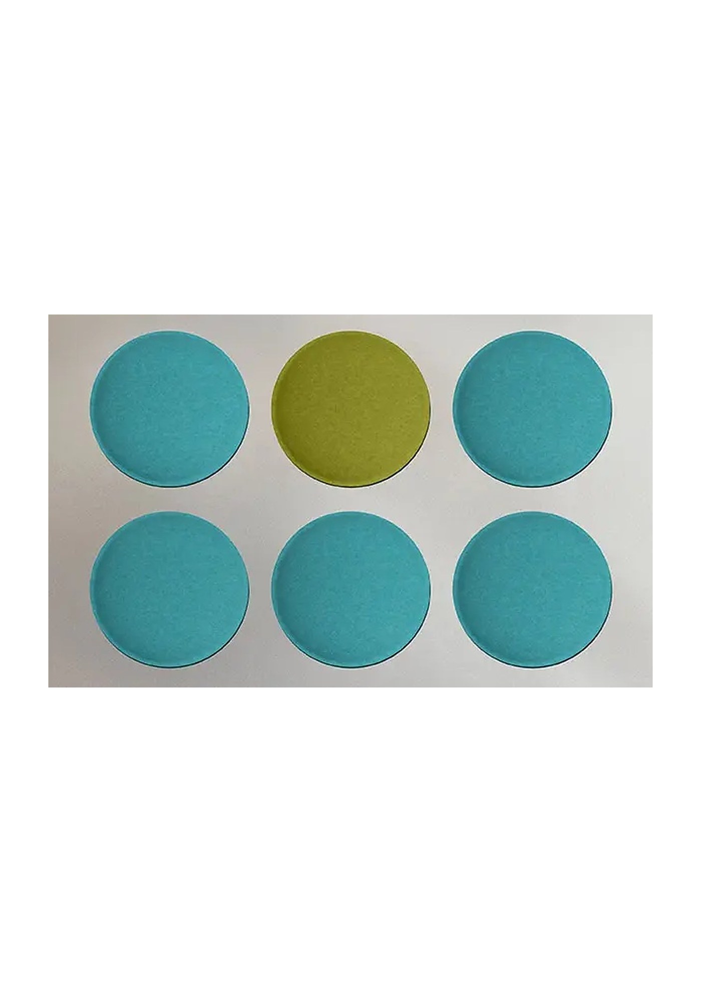 Panneau acoustique bombé ECObubble par Slalom, mur ou plafond panneau acoustique bombe Slalom ECObubble en six disques turquoise et verts, fond blanc
