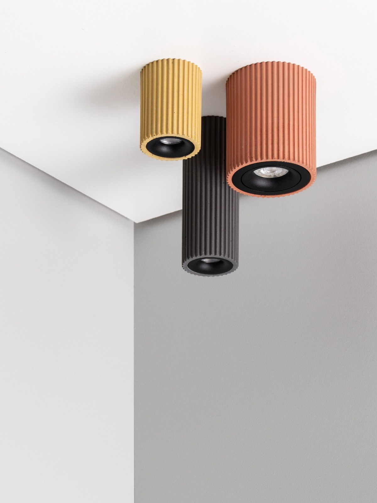 Plafonnier S2 en béton par Stefan Gant x Gant Lights Plafonnier S2 en béton par Stefan Gant x Gant Lights, plusieurs tailles et teintes