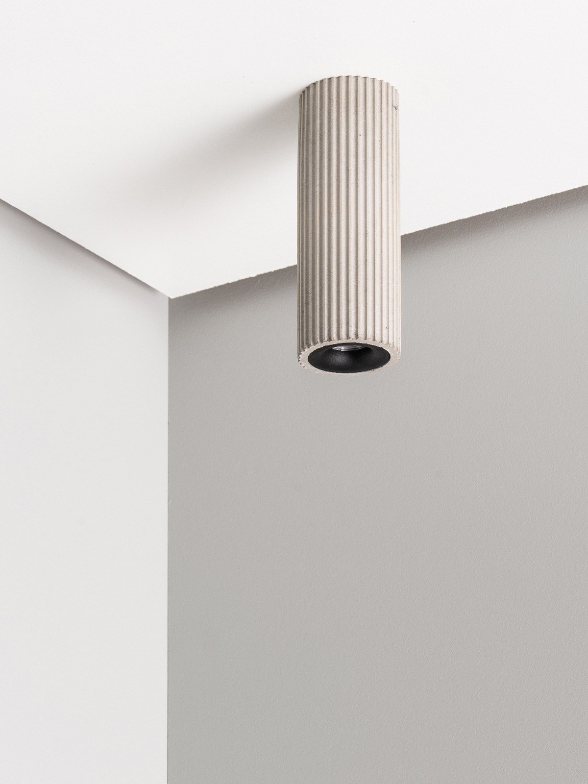 Plafonnier S2 en béton par Stefan Gant x Gant Lights Plafonnier S2 en béton par Stefan Gant x Gant Lights, taille S2l, gris clair