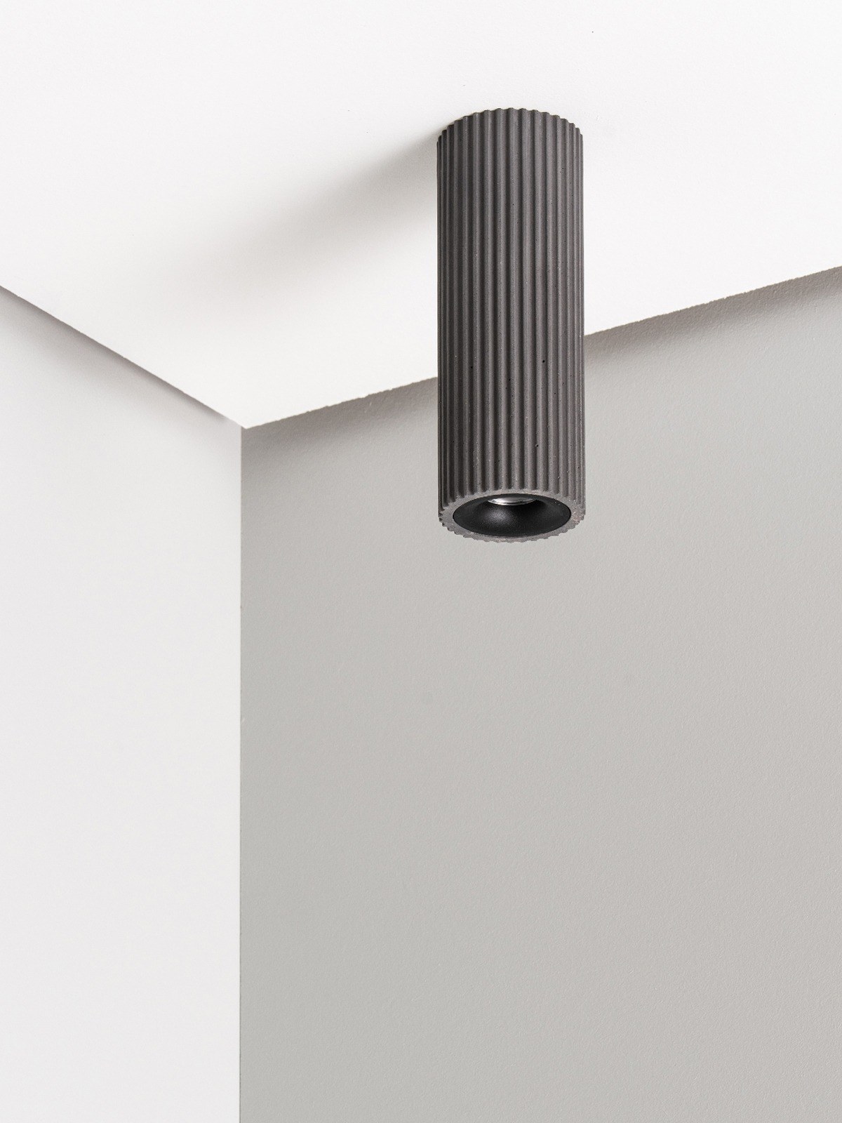 Plafonnier S2 en béton par Stefan Gant x Gant Lights Plafonnier S2 en béton par Stefan Gant x Gant Lights, taille S2l, gris foncé